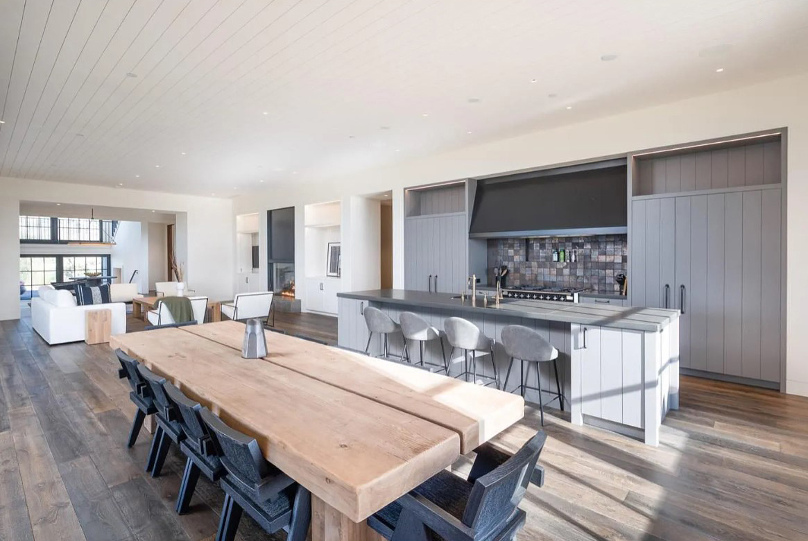 3281 Napa Road — kitchen and dining